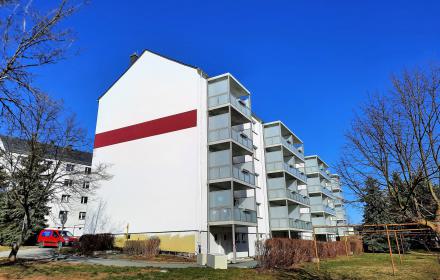 Windmühlenweg

3-Raum-Wohnung (67,4 m2) mit Balkon, PKW-Stellplatz, Dachbodenanteil und Keller